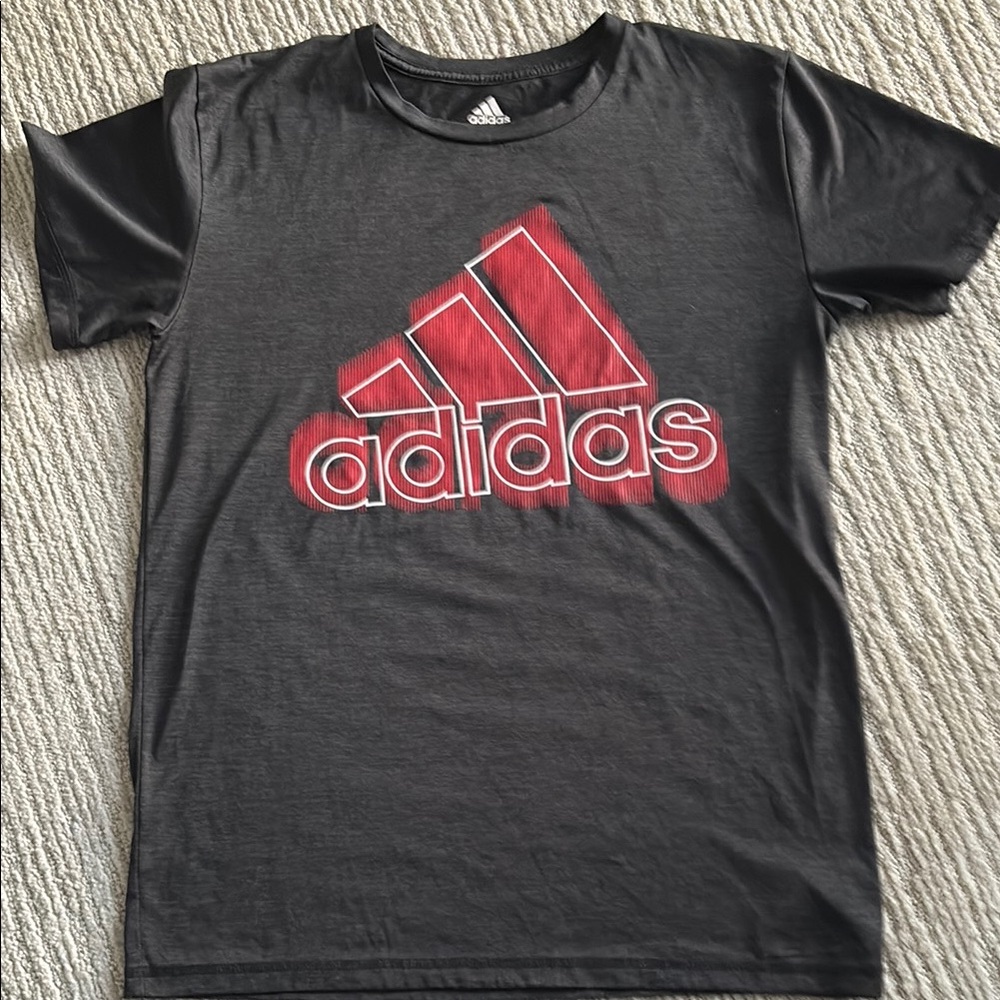 Adidas silky, like new youth Black and Red Logo dry fit T-Shirt. Lg, 14-16